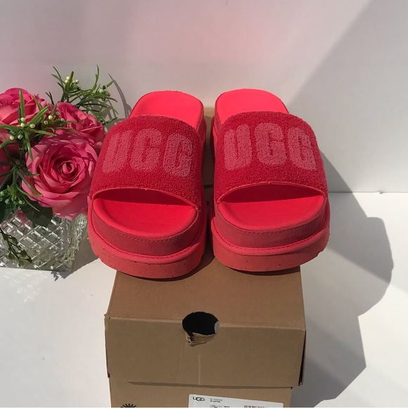 UGG Laton Slide - Picture 10 of 10